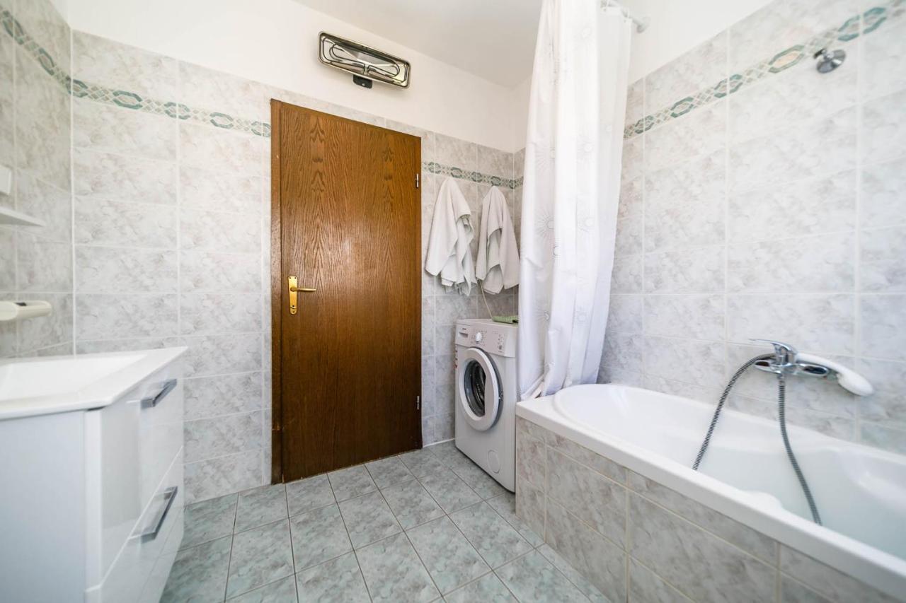 קרק Apartments Mate Balote 54 מראה חיצוני תמונה
