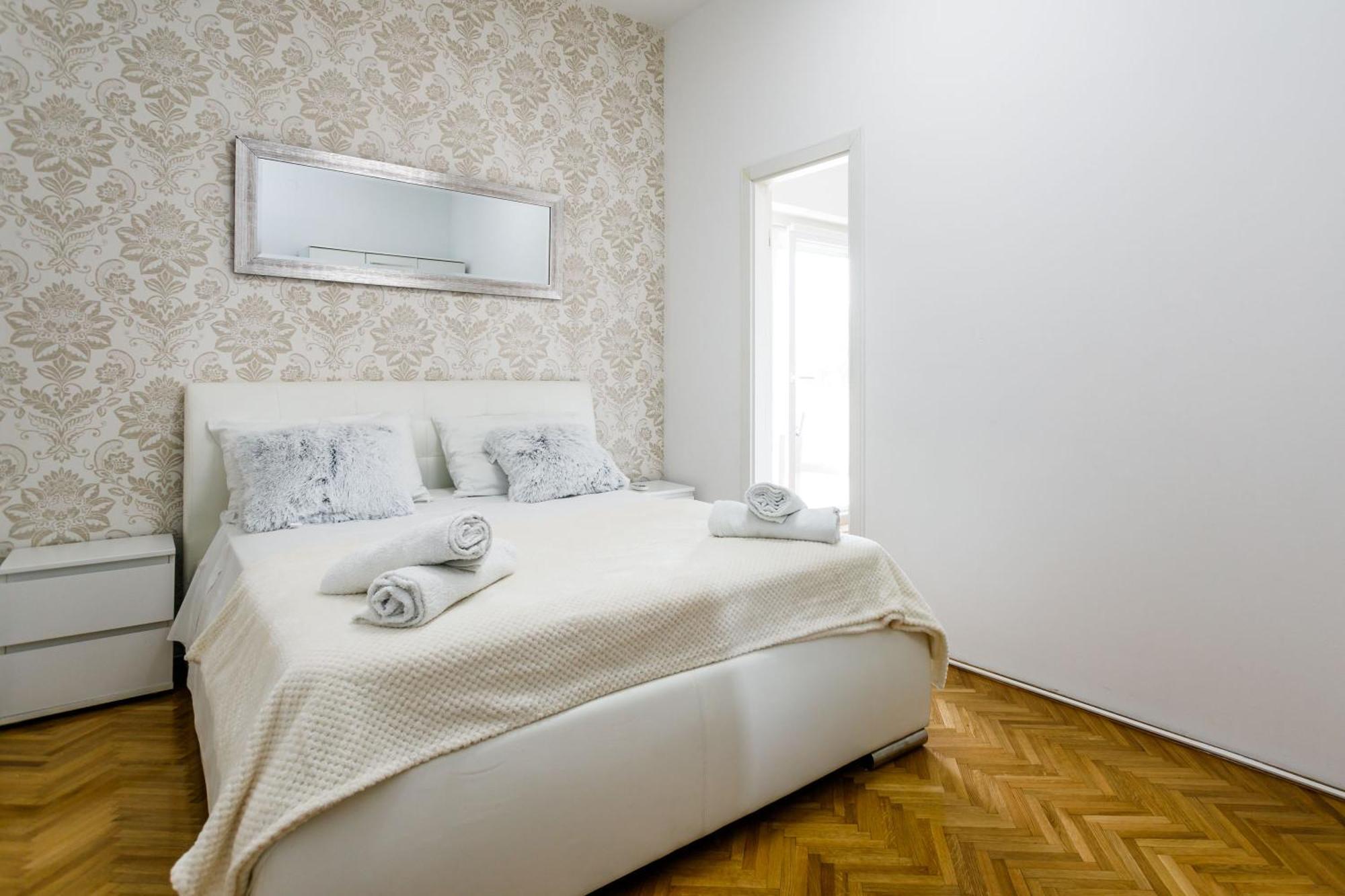 קרק Apartments Mate Balote 54 מראה חיצוני תמונה