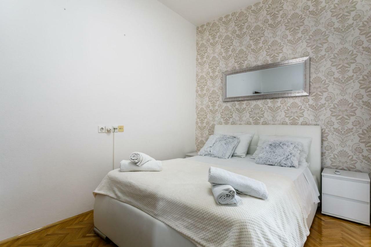 קרק Apartments Mate Balote 54 מראה חיצוני תמונה